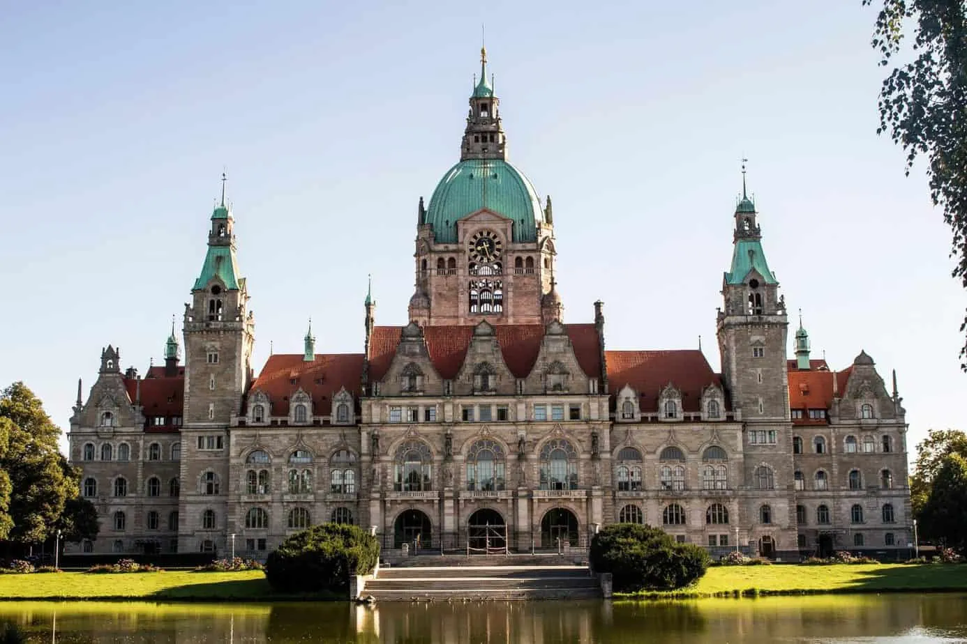 Straßenansicht des Praxisstandorts in Hannover